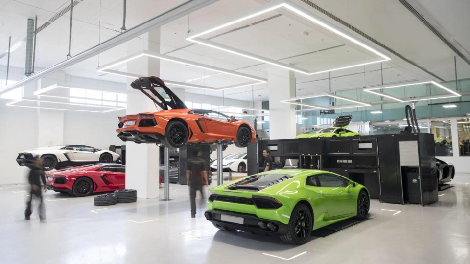 Lambo models being serviced in Lamborghini service centers in Dubai