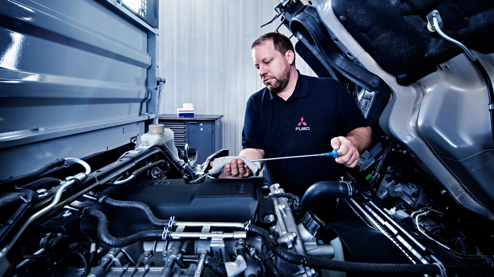 Authorized technician in Mitsubishi service centers