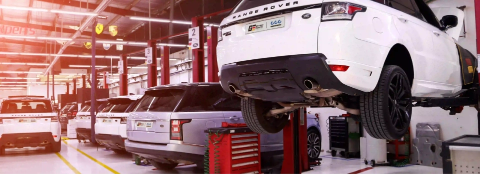 Routine check for Range Rover service centers in UAE