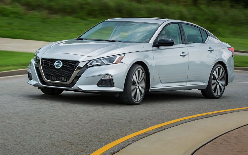 Nissan Altima is the Best Sedans Cheap Used Cars in UAE